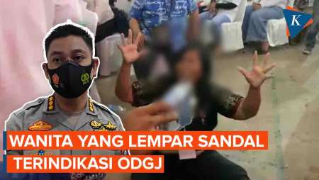 Wanita yang Siram Air dan Lempar Sandal Saat Kunjungan Presiden…