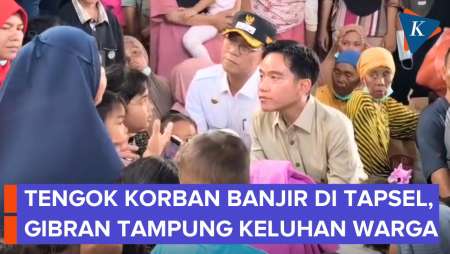 Bawa Buku Catatan, Gibran Hampiri Korban Banjir Di Batang Toru