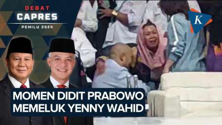 Momen Didit Prabowo Bersimpuh dan Peluk Yenny Wahid Saat Jeda Debat Pilpres 2024