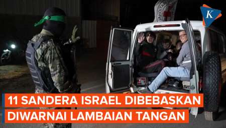 Detik-detik Anggota Hamas Antarkan Sanderanya ke Petugas Palang Merah