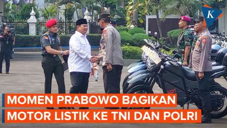 Prabowo Serahkan 100 Unit Motor Trail Listrik Buatan Dalam Negeri ke TNI-Polri