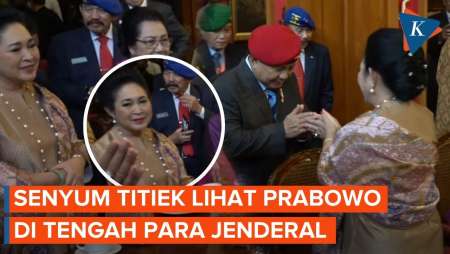 Momen Titiek Soeharto Tersenyum Lihat Prabowo di Tengah Para Jenderal