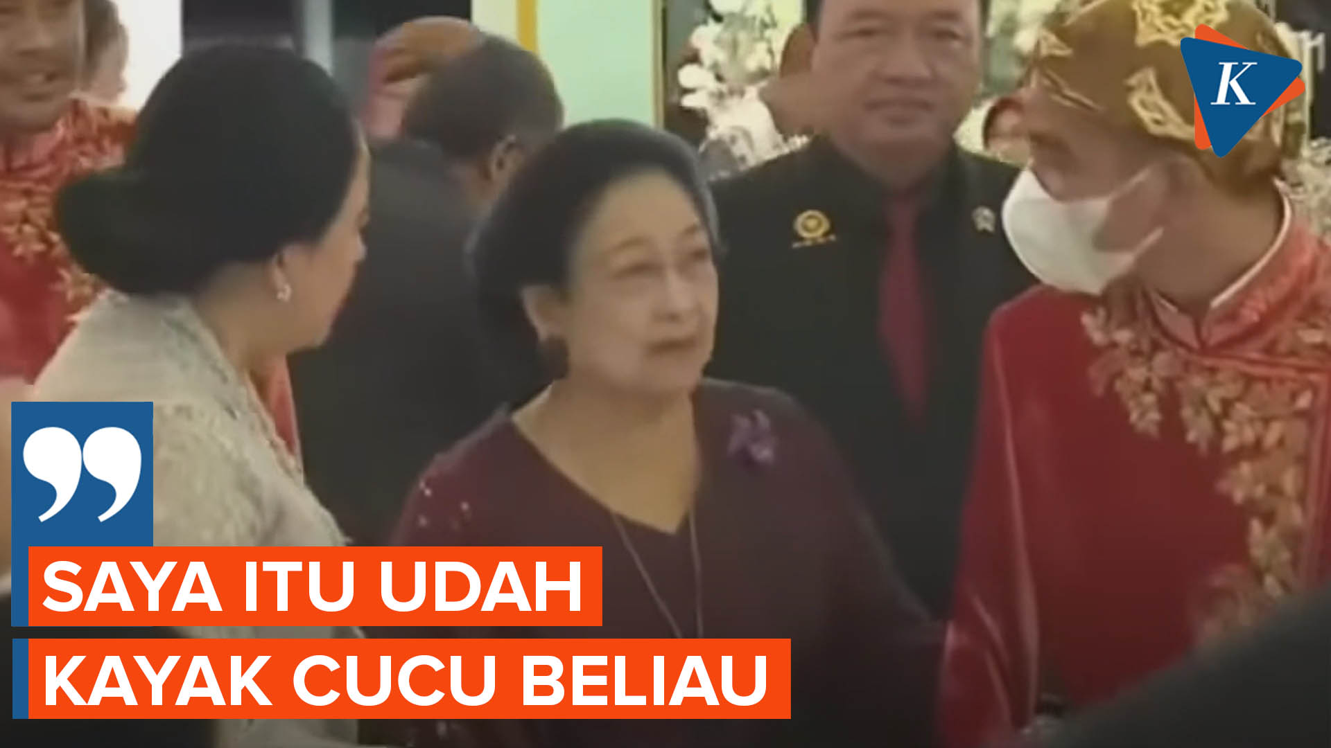 Momen Megawati Digandeng Gibran di Pernikahan Kaesang-Erina