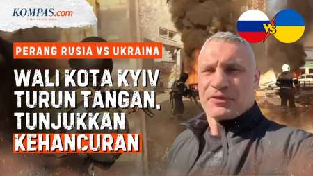 Wali Kota Kyiv Tampilkan Keganasan Serangan Rusia, Berdiri di Depan Kepulan Asap
