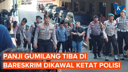 Pimpinan Al Zaytun Panji Gumilang Tiba di Bareskrim, Dikawal Ketat Polisi