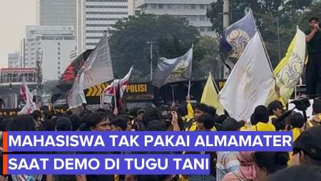 Mahasiswa Lepas Jas Almamater Saat Demo Di Tugu Tani, Ini Alasannya