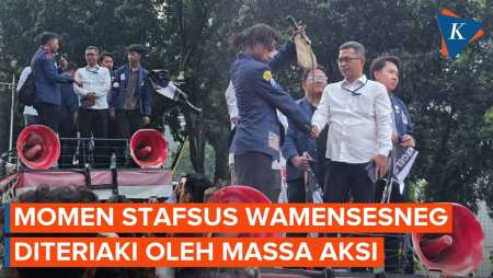 Momen Stafsus Wamensesneg Naik Mobil Komando, Janji Sampaikan Rekomendasi Ganti Menhut