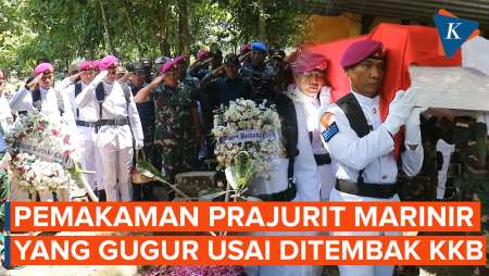 Momen Pemakaman Prajurit Marinir Sertu Ismunandar yang Gugur Usai Ditembak KKB Papua