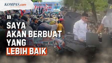 Berkacamata Hitam, Gaya Bupati Sudewo Saat Temui Rakyat Pati dari Atas Panser