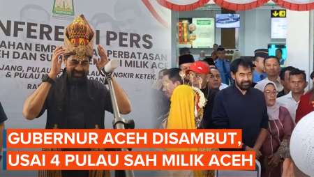 Momen Gubernur Mualem Disambut bak Pahlawan oleh Warganya Usai 4 Pulau Kembali ke Aceh