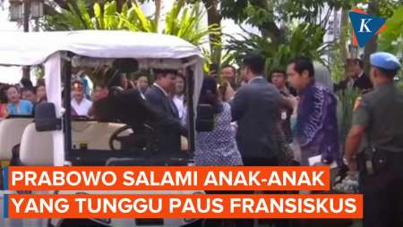 Momen Hangat Prabowo Salami Bocah-bocah dan Suster yang Tunggu Paus