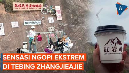 Melihat Sensasi Minum Kopi di Tepi Tebing di Zhangjiajie, China