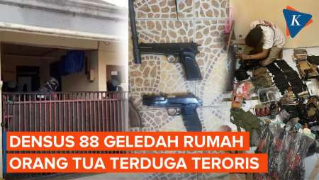 Densus 88 Geledah Rumah Orangtua Karyawan PT KAI Terduga Teroris