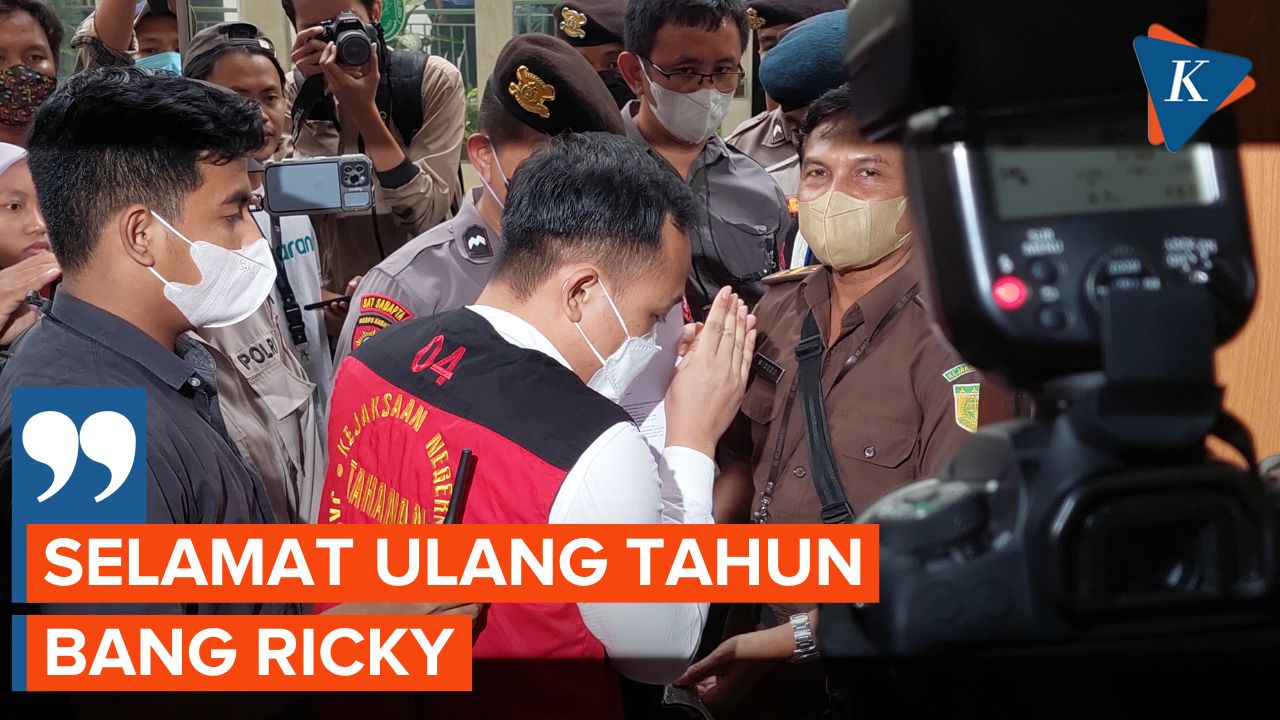 Saat Bripka Ricky Rizal Diteriaki Selamat Ulang Tahun Usai Jalani Persidangan