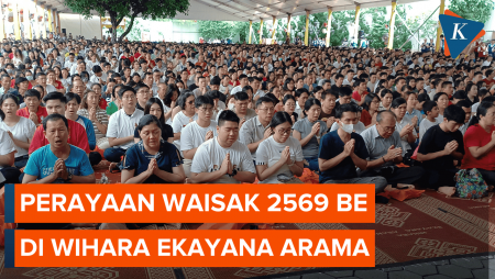 Momen Perayaan Waisak 2569 BE di Wihara Ekayana Arama