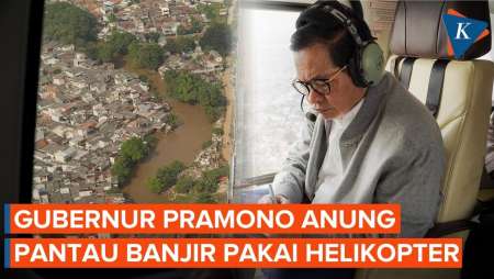 Momen Pramono Anung di Dalam Helikopter Pantau Banjir Jakarta, Buat Catatan di Kertas