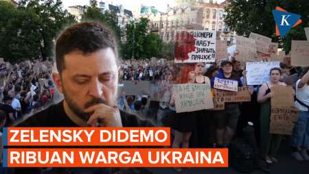 Ribuan Warga Ukraina Demo Protes UU yang Disetujui Zelensky