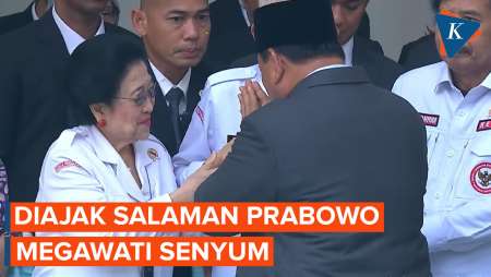 Momen Megawati Tersenyum Saat Disalami Prabowo di Upacara Peringatan Hari Lahir Pancasila