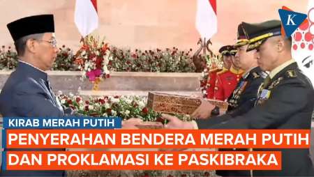 Detik-detik Penyerahan Duplikat Bendera Merah Putih dan Teks Proklamasi untuk Dibawa ke IKN