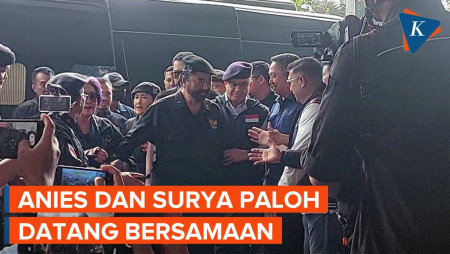 Anies dan Surya Paloh Satu Mobil Tiba di GBK, Kompak Pakai Baret