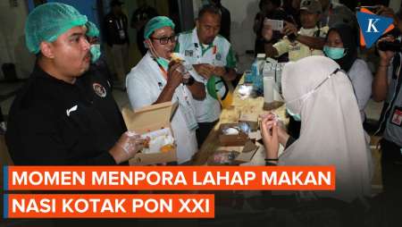 Menpora Lahap Makan Nasi Kotak PON XXI