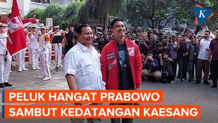 Momen Prabowo Sambut Kedatangan Kaesang dengan Iringan Marching Band