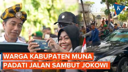 Momen Mobil Jokowi Dikerumuni Warga Saat Tiba Kabupaten Muna