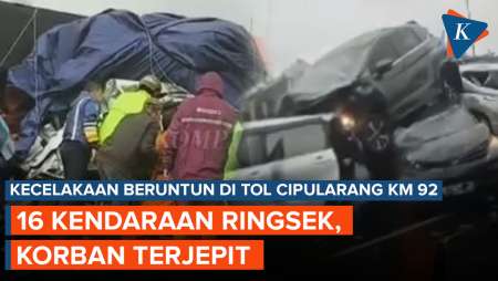 16 Kendaraan Terlibat Kecelakaan di Tol Cipularang KM 92, Korban Terjepit