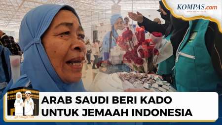 Momen Haru Jemaah Haji Indonesia Saat Disambut Mawar Di Bandara Jeddah