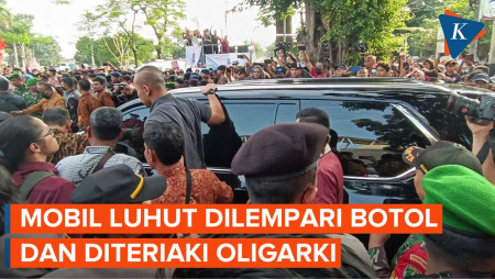 Momen Mobil Rombongan Luhut Diadang Massa Usai Tinggalkan PN Jaktim