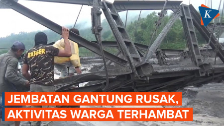 Penampakan Jembatan Gantung Lumajang yang Rusak Diterjang Banjir Lahar Dingin Semeru