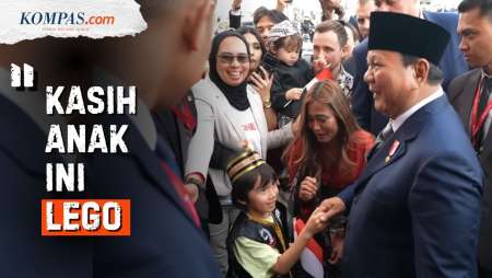 Momen Prabowo Disambut Diaspora di Rusia hingga Ditodong Mainan