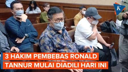 Momen 3 Hakim Pembebas Ronald Tannur Tiba di Pengadilan untuk Mulai Diadili