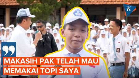 Cerita Dika, Siswa yang Pinjamkan Topinya ke Jokowi