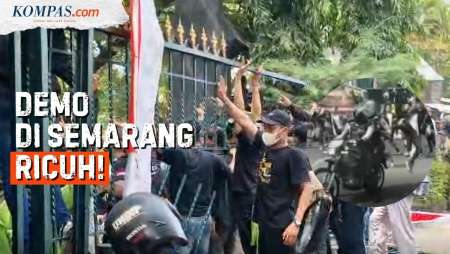 [FULL] Demo Tolak RUU Pilkada di Semarang Rusuh: Mahasiswa Tendang Polisi, Gas Air Mata Ditembakkan