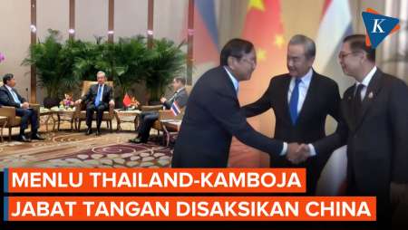 Momen Menlu Thailand-Kamboja Berjabat Tangan Disaksikan China