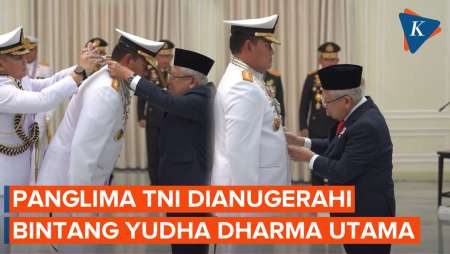 Momen Panglima TNI Yudo Margono Dianugerahi Bintang Yudha Dharma Utama