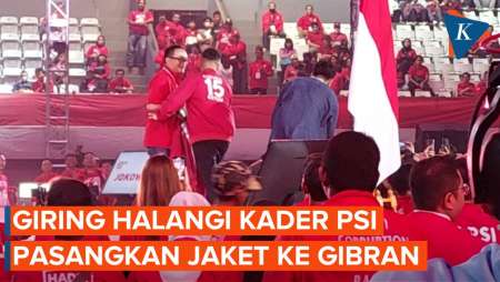 Detik-detik Giring Hadang Kader yang Hendak Pakaikan Jaket PSI ke Gibran