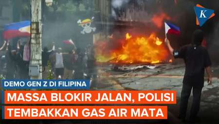 Demo Gen Z Filipina Berlanjut, Hadang Jalan Pakai Truk Kontainer, Polisi Tembakkan Gas Airmata