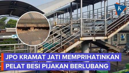 Penampakan Miris JPO Kramat Jati: Malah Jadi Jembatan Berbahaya