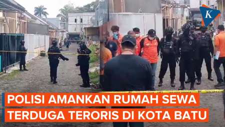 Polisi Geledah Rumah Sewa di Kota Batu Jawa Timur, 3 Terduga Teroris Diamankan