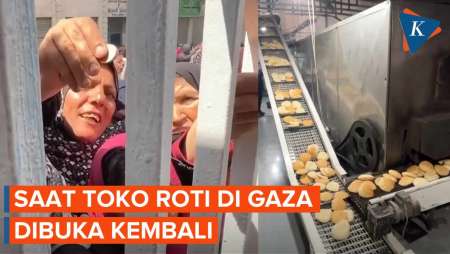 Saat Warga Serbu Toko Roti yang Baru Dibuka Kembali di Gaza