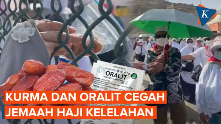 Antisipasi Jemaah Kelelahan, Petugas Bagikan Kurma dan Oralit