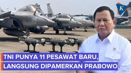 Prabowo Sambut 11 Pesawat Baru TNI AU Dengan Siram Air Kembang