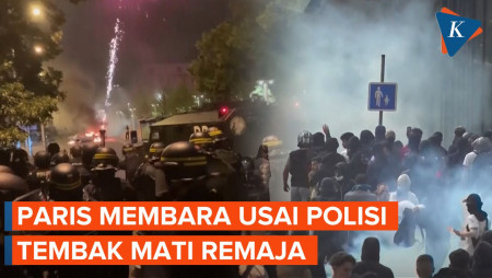 Momen Polisi Tembakkan Gas Air Mata pada Demonstran di Paris