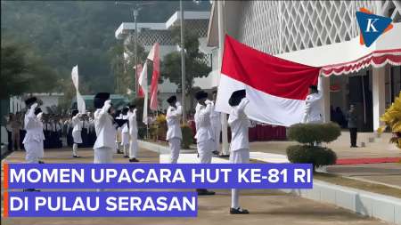 Suasana Khidmat Upacara HUT Ke-81 RI di Perbatasan, Peserta Pakai Baju Adat Melayu