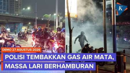 Detik-detik Polisi Tembakkan Gas Air Mata Di Flyover Slipi, Massa Demo Lari Berhamburan