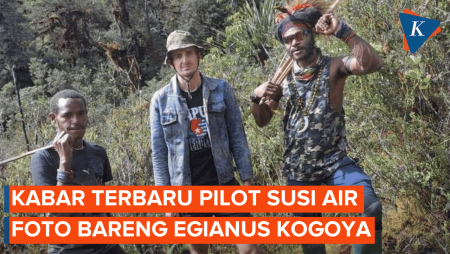 Beredar Foto Pilot Susi Air Bersama Egianus Kogoya, Diambil Saat Natal