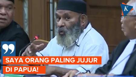 Saat Lukas Enembe Klaim Kerja Paling Jujur di Papua