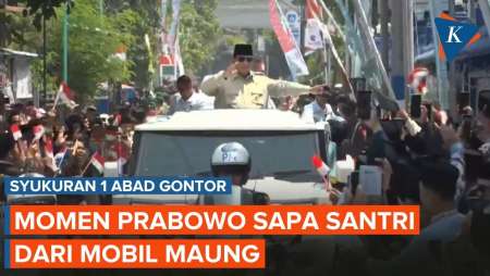 Prabowo Hadiri Syukuran 1 Abad Gontor, Sapa Santri dari Mobil Maung